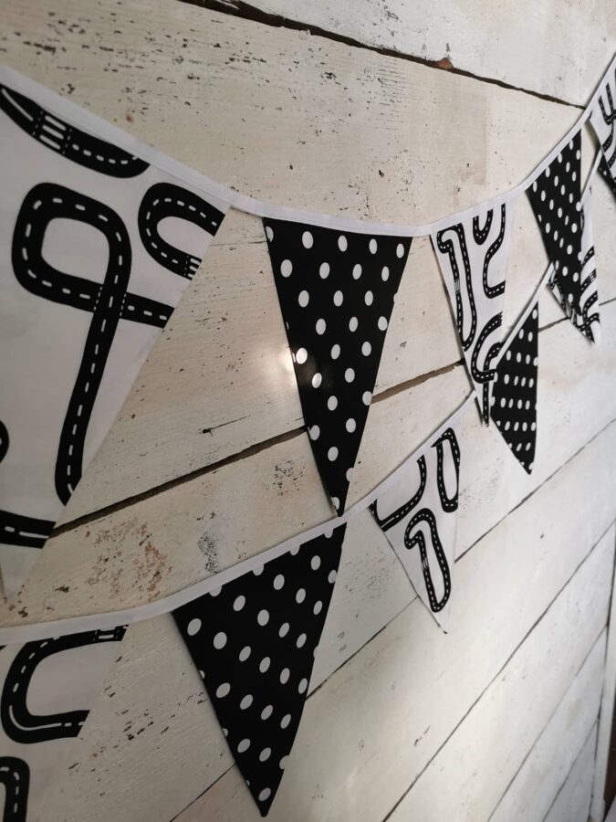 Karodziņu virtene "Līku loču" Image 2