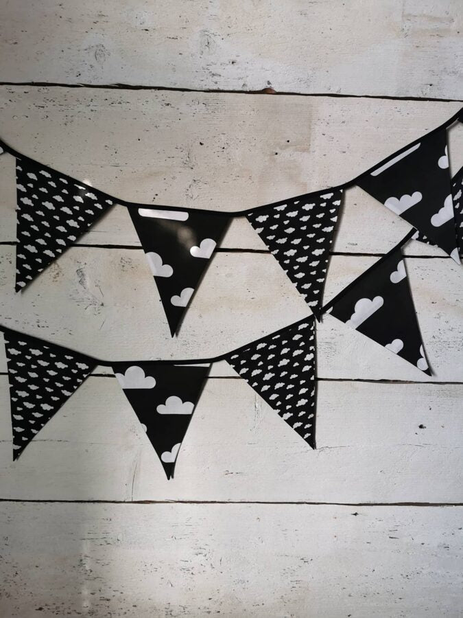 Karodziņu virtene "Gubu mākoņi" Image