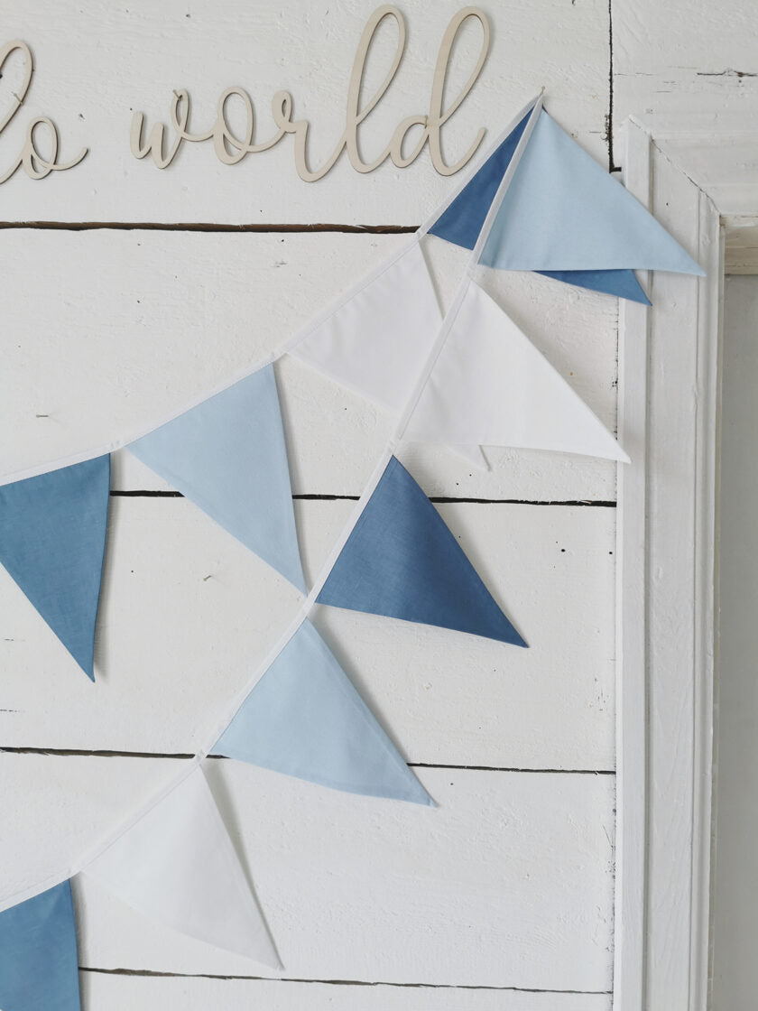 Karodziņu virtene "Mākoņu spēles" Image