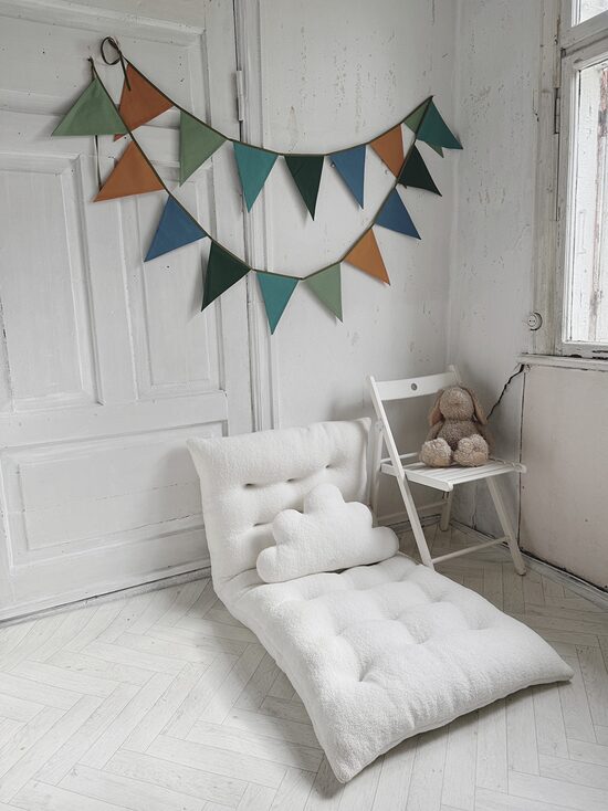 Karodziņu virtene "Medus mežā" Image 5