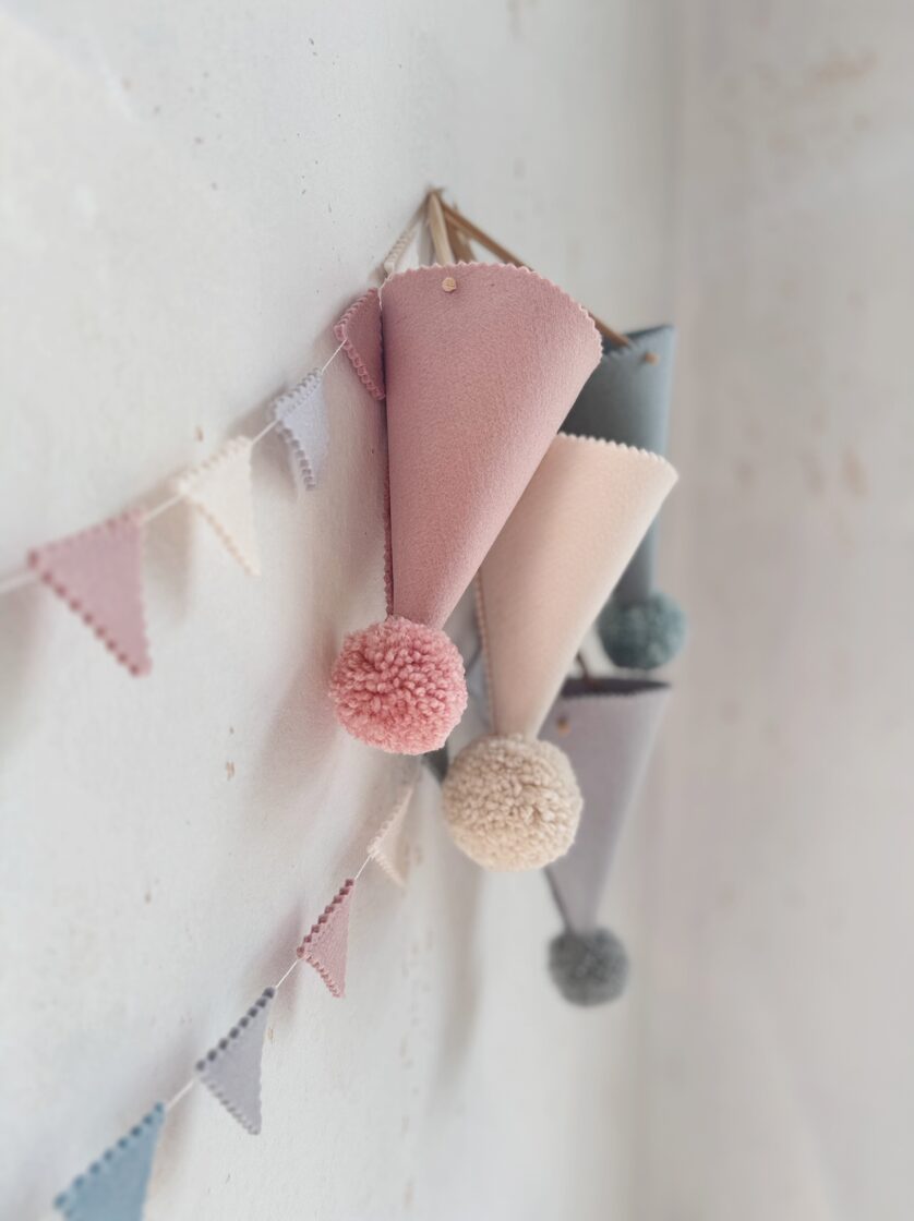 Cepurīte "Rozā bumbulis" Image