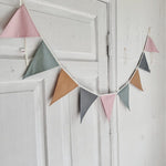 Karodziņu virtene "Pilnas saujas prieka" Image