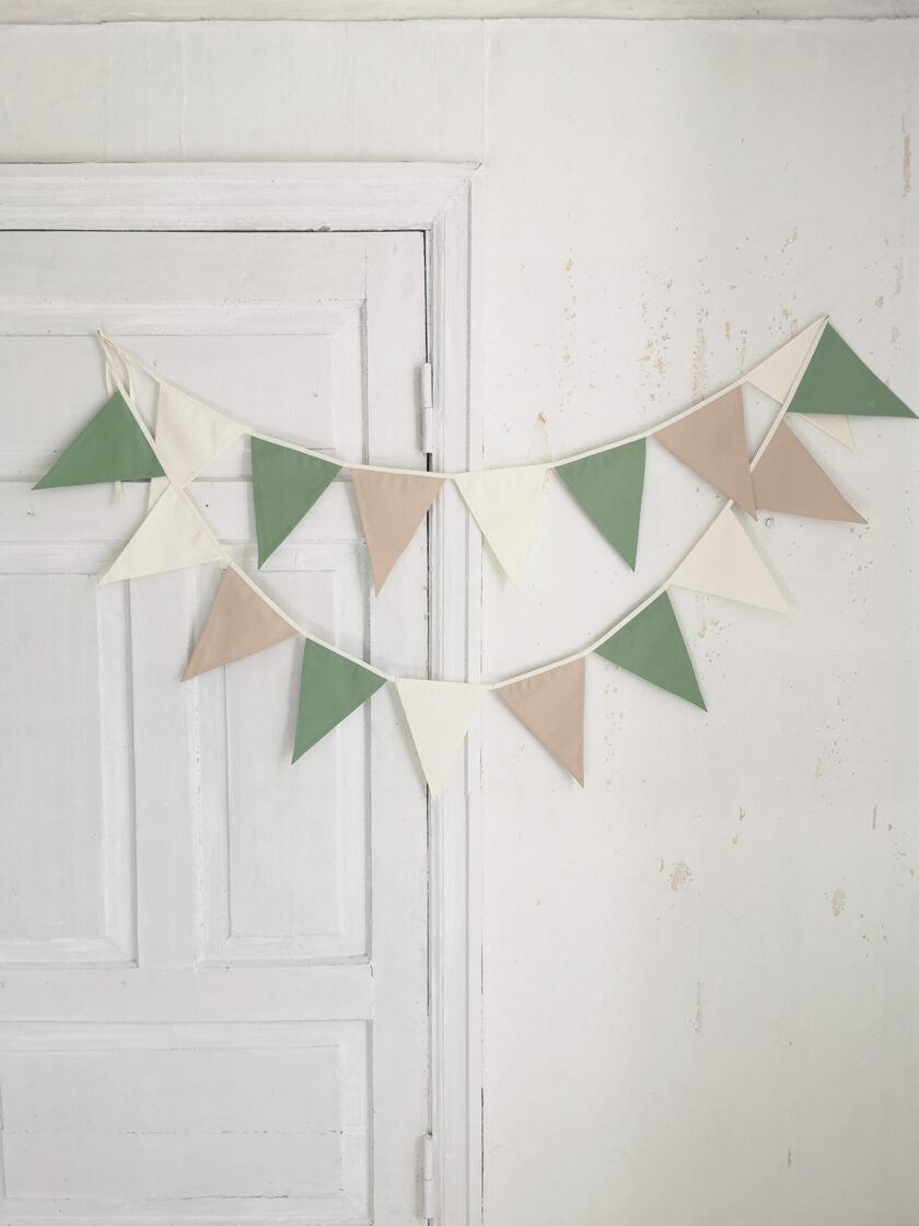 Karodziņu virtene "Koku galotnes" Image