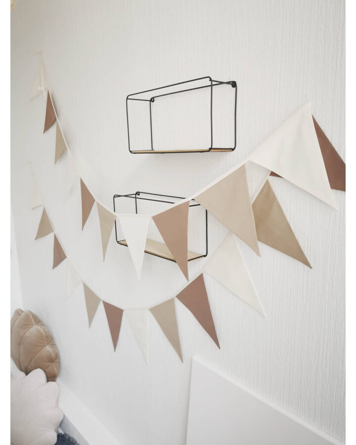 Karodziņu virtene "Trīs toņi" Image