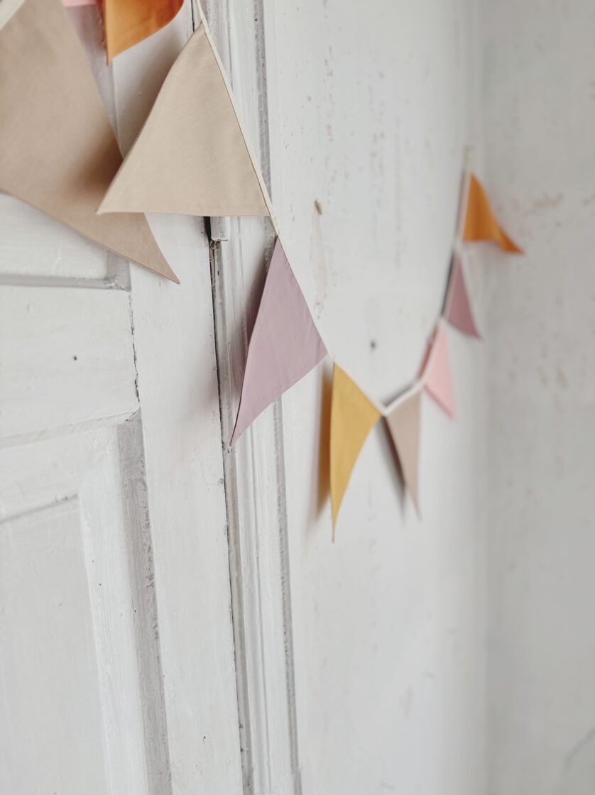 Karodziņu virtene "Karameles" Image 2