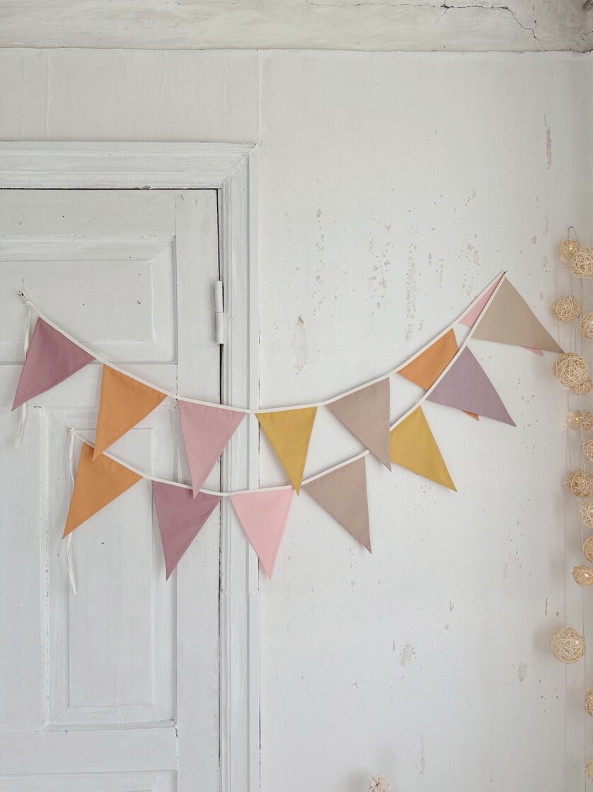 Karodziņu virtene "Karameles" Image 3