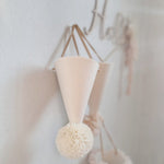 Cepurīte "Pienbalts bumbulis" Image