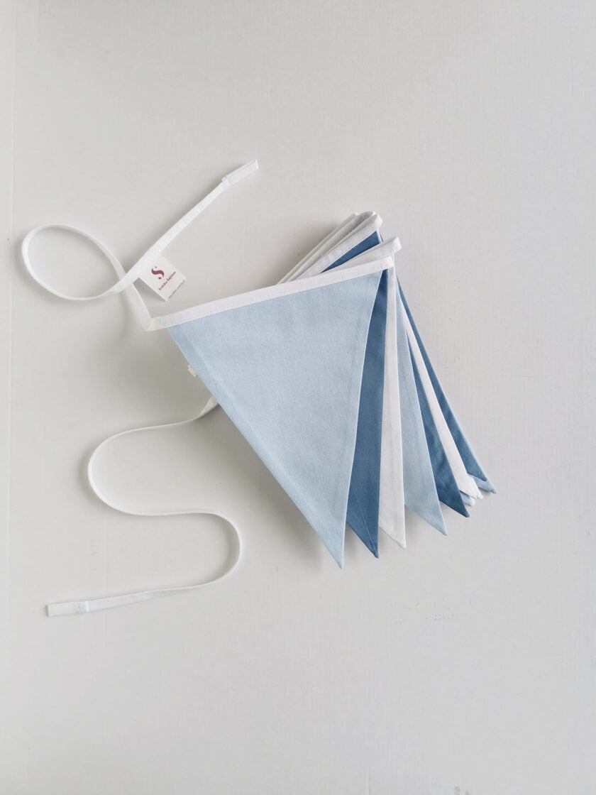 Karodziņu virtene "Mākoņu spēles" Image