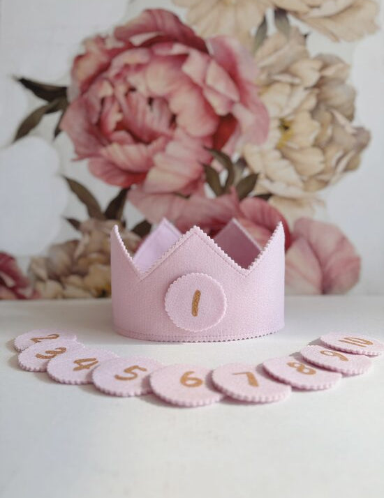 GAIŠI ROZĀ galvas kronis "Es augu" Image