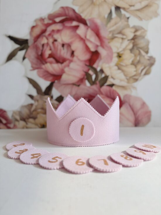 GAIŠI ROZĀ galvas kronis "Es augu" Image