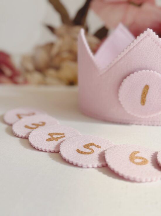 GAIŠI ROZĀ galvas kronis "Es augu" Image 2