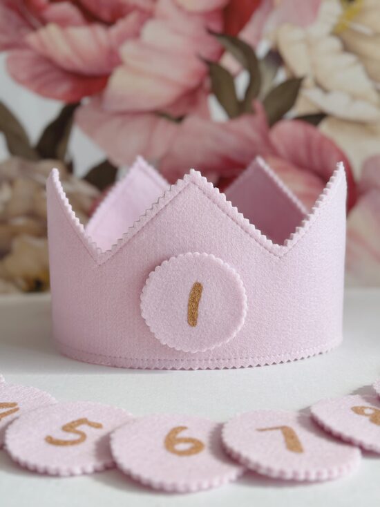 GAIŠI ROZĀ galvas kronis "Es augu" Image