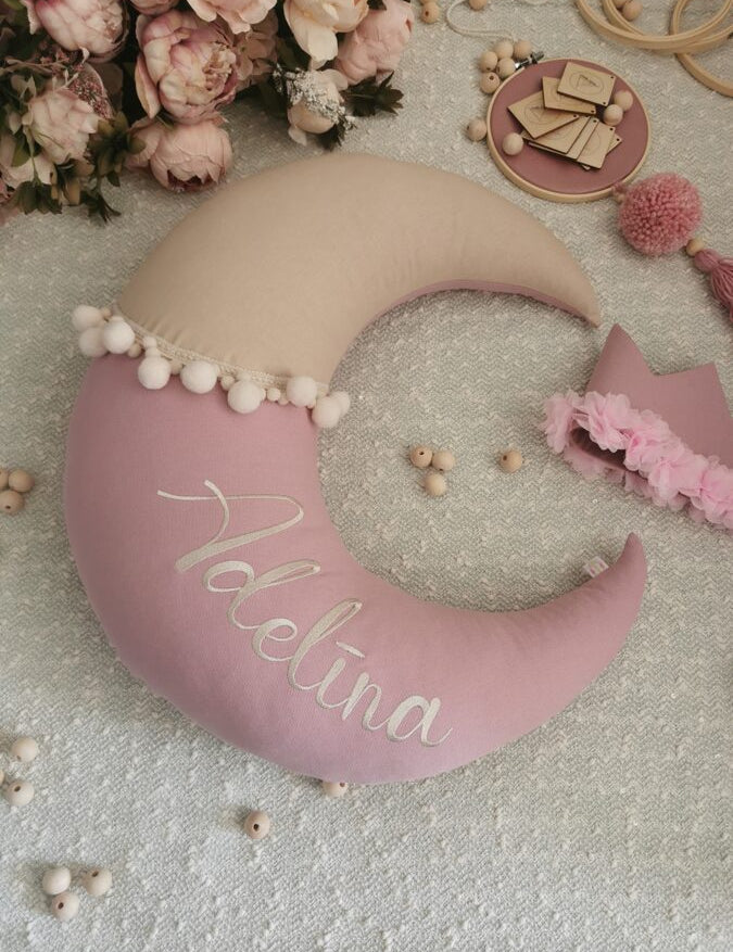 Dekoratīvs spilvens MĒNESS VECROZĀ Image