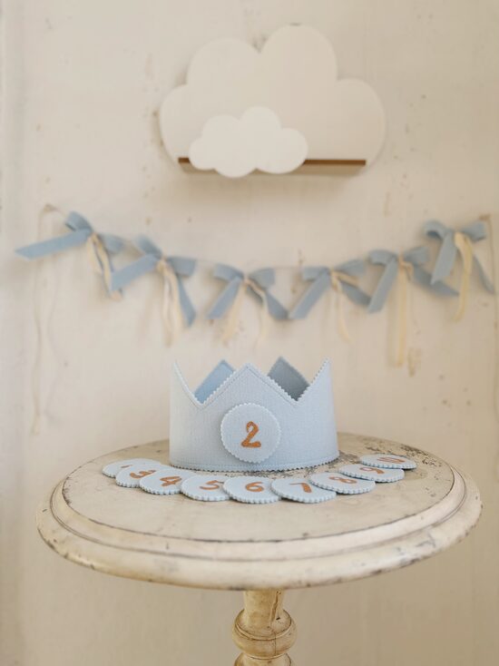 GAIŠI ZILS galvas kronis "Es augu" Image