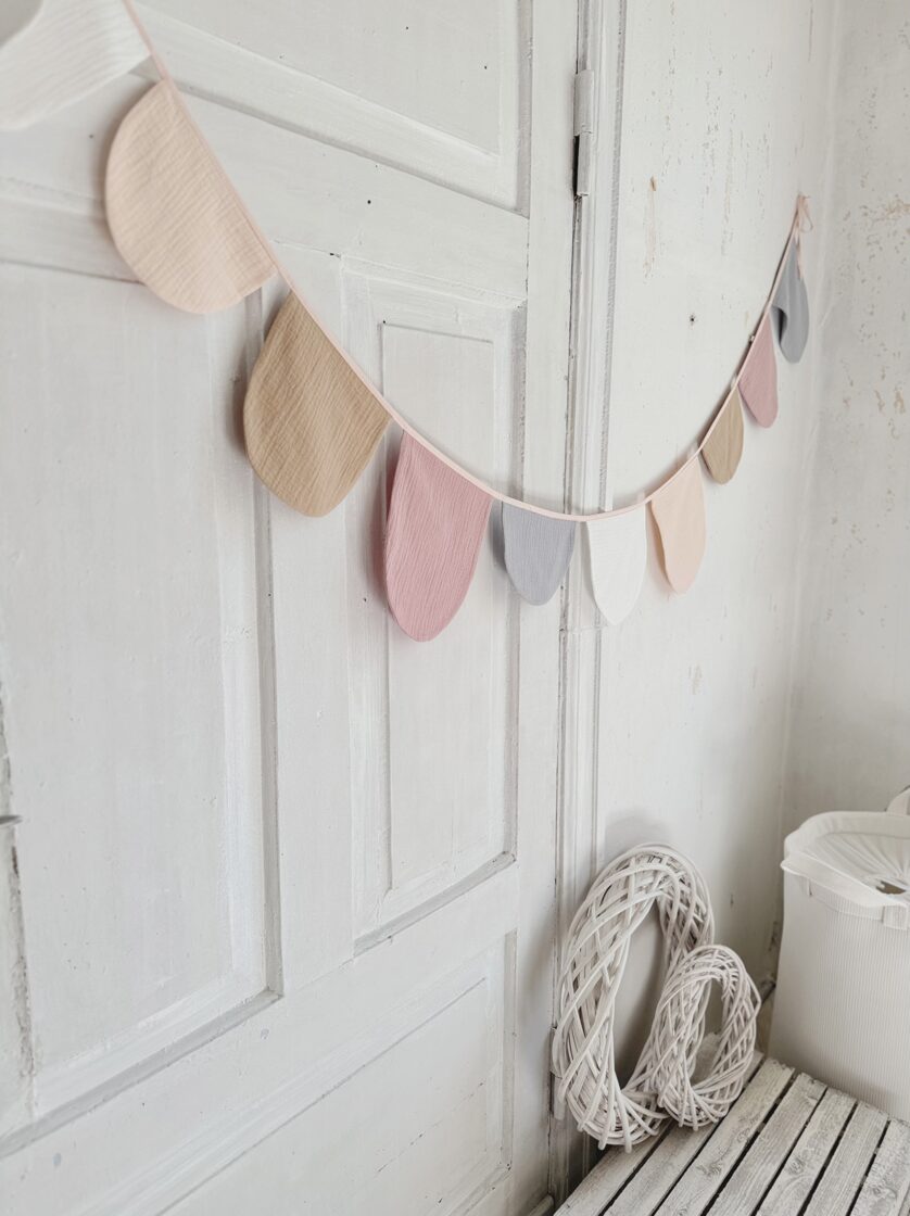 Karodziņu virtene "Puse no mēness" Image