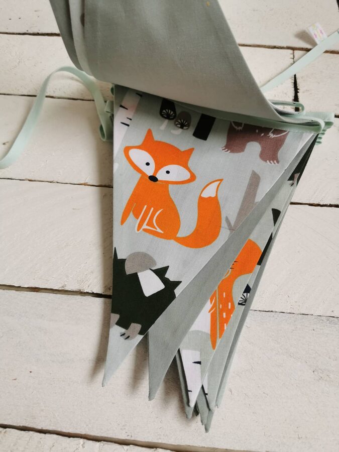 Karodziņu virtene "Zvēru diena" Image 2