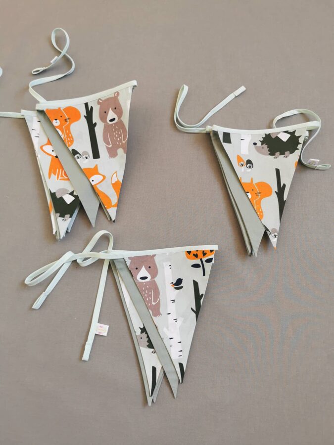 Karodziņu virtene "Zvēru diena" Image