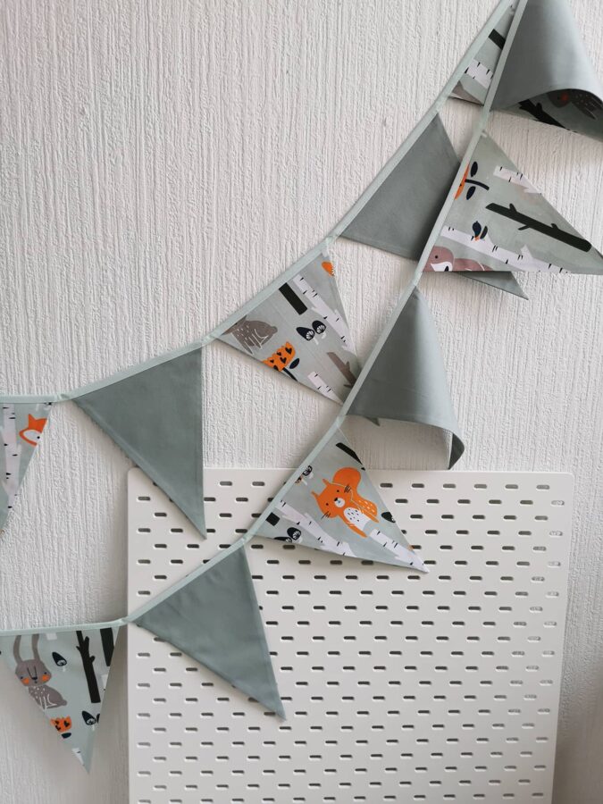 Karodziņu virtene "Zvēru diena" Image 3