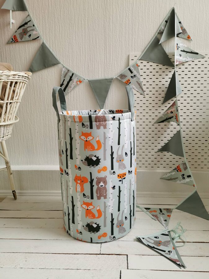 Karodziņu virtene "Zvēru diena" Image 4