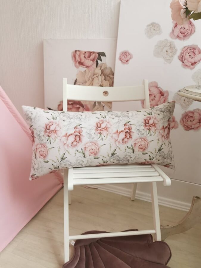 Taisnstūra dekoratīvs spilvens "Peonijās" Image 2