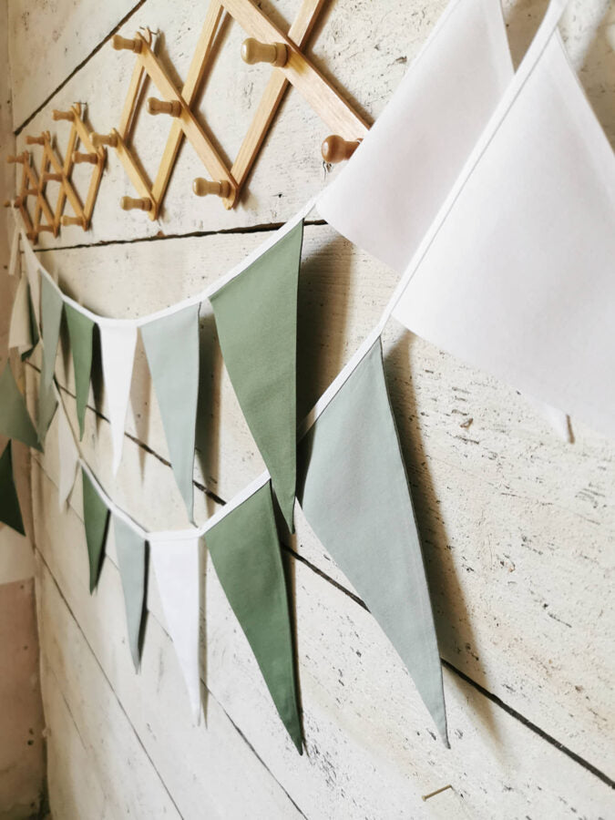 Karodziņu virtene "Pavasaris nāk" Image 2