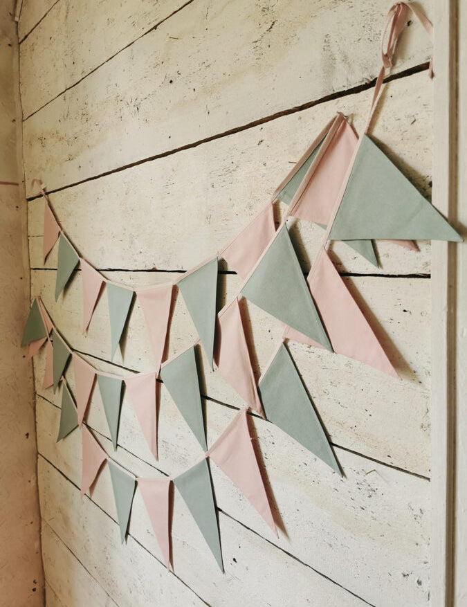 Karodziņu virtene "Mīļstāstiņš" Image