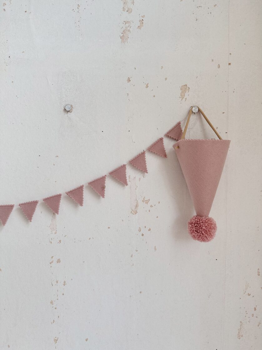 Cepurīte "Rozā bumbulis" Image