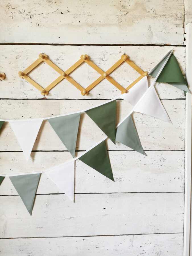 Karodziņu virtene "Pavasaris nāk" Image